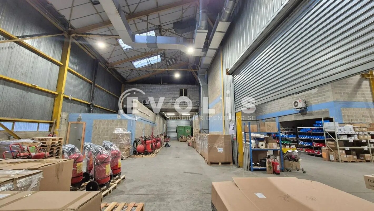 Local d'activités dans Noisiel à vendre Photo intérieure– Image 1 sur 13