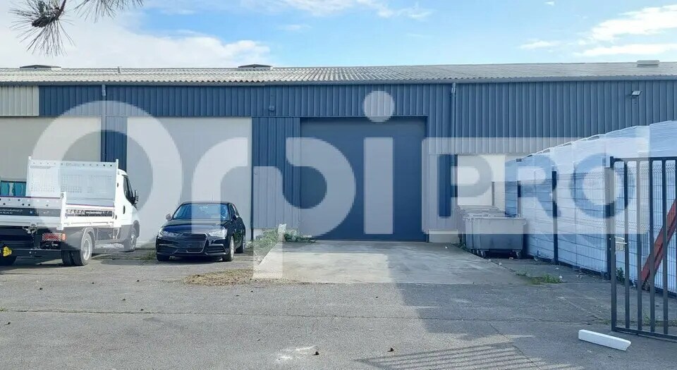 Local d’activités dans Nogent-sur-Oise à louer - Photo de l’immeuble – Image 1 sur 7
