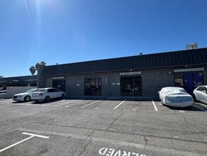 4291 Polaris Ave, Las Vegas, NV à louer Photo de l’immeuble– Image 1 sur 9