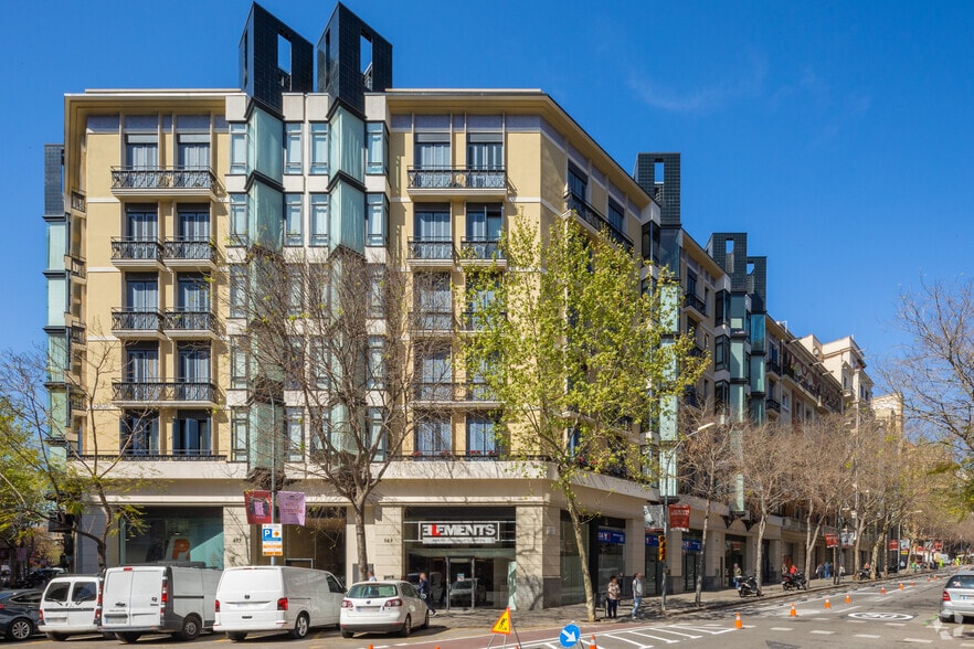 Carrer de la Diputació, 411, Barcelone, Barcelona à louer - Photo de l’immeuble – Image 2 sur 2