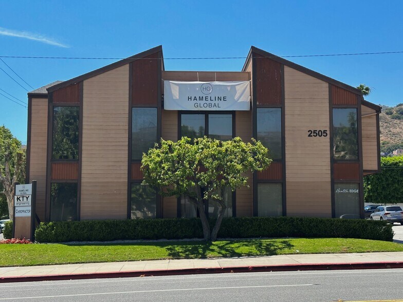 2505 Canada Blvd, Glendale, CA à louer - Photo de l’immeuble – Image 1 sur 21