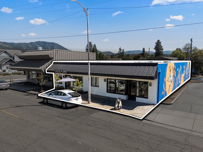 237 SE G St, Grants Pass, OR à vendre - Photo de l’immeuble – Image 2 sur 34