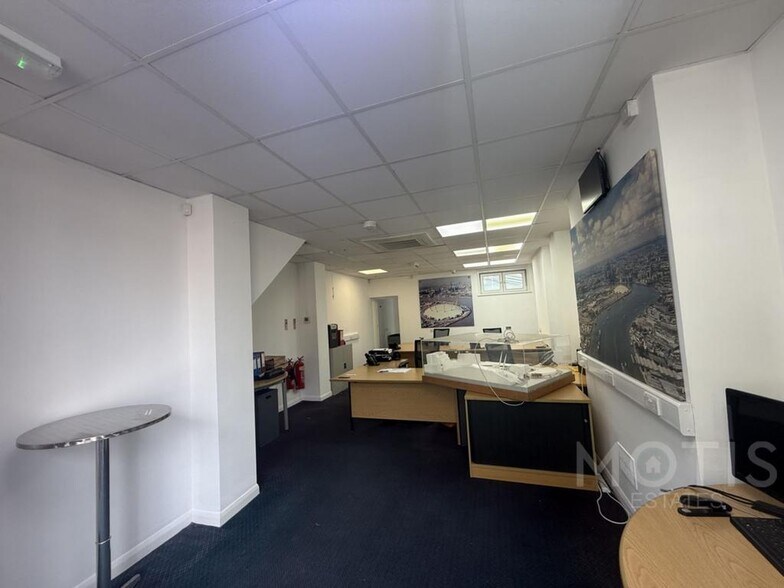 194 Dover Rd, Folkestone à louer - Photo de l’immeuble – Image 3 sur 11
