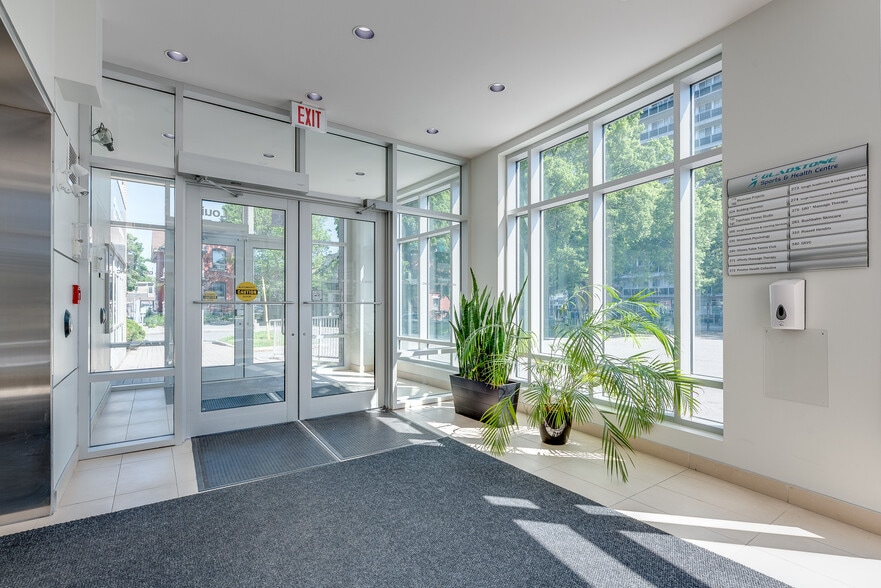 18 Louisa St, Ottawa, ON à louer - Hall d’entrée – Image 2 sur 5