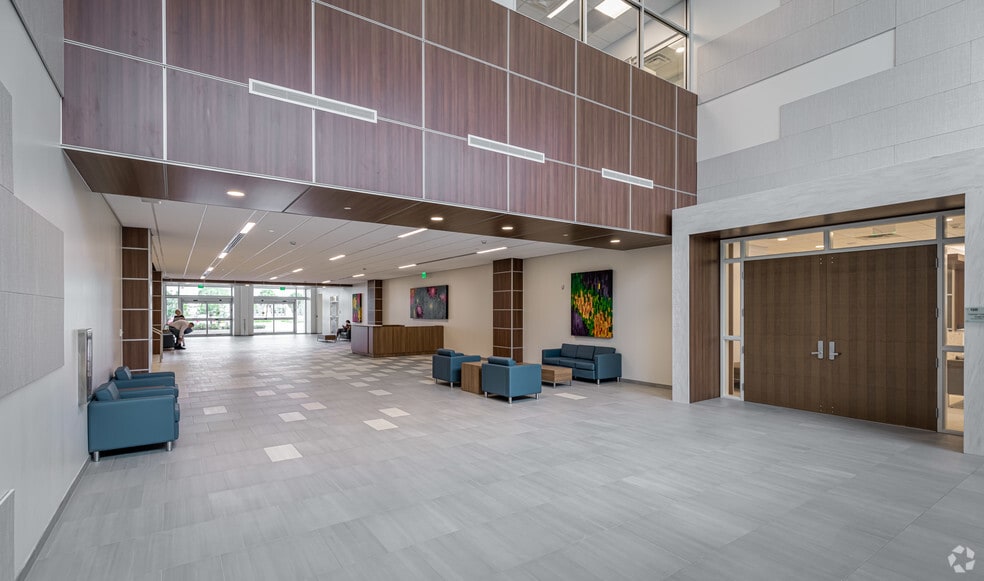 2122 W Cypress Creek Rd, Fort Lauderdale, FL à louer - Hall d’entrée – Image 2 sur 10