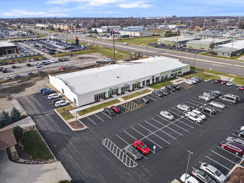 1603 Morrissey Dr, Bloomington, IL à louer - Photo de l’immeuble – Image 3 sur 8