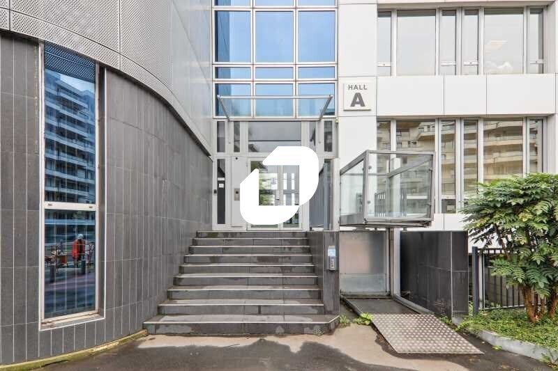 Bureau dans Colombes à louer - Photo de l’immeuble – Image 2 sur 17