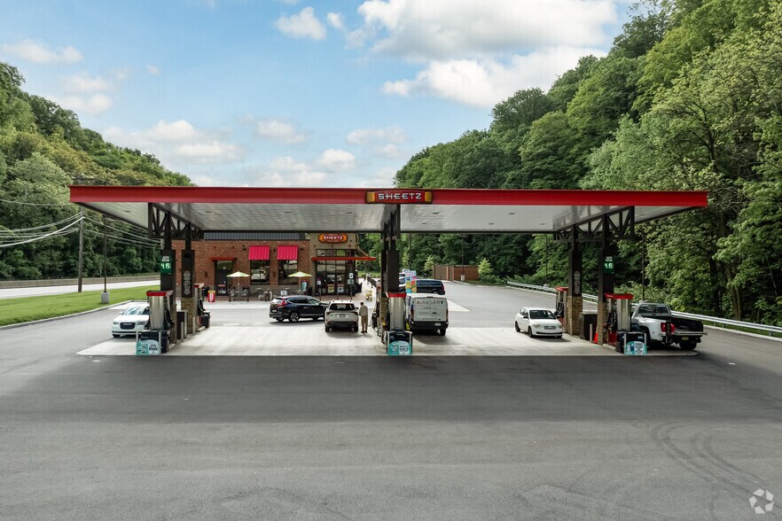 4875 University Blvd, Coraopolis, PA à vendre - Photo de l’immeuble – Image 2 sur 5