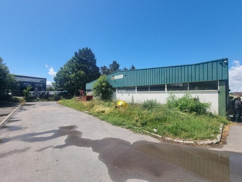 19 Rue Du Bel Air, Lisses à louer - Photo de l’immeuble – Image 2 sur 6
