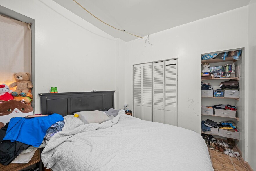 2822 N Milwaukee Ave, Chicago, IL à vendre - Photo de l’immeuble – Image 3 sur 31