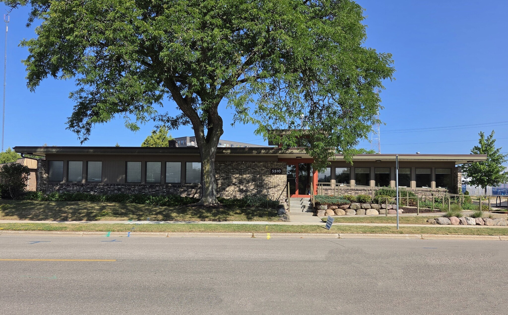 5510 Medical Cir, Madison, WI à louer Photo de l’immeuble– Image 1 sur 9