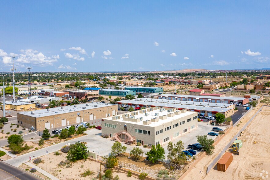 4311 Sara Rd SE, Albuquerque, NM à louer - Aérien – Image 2 sur 11