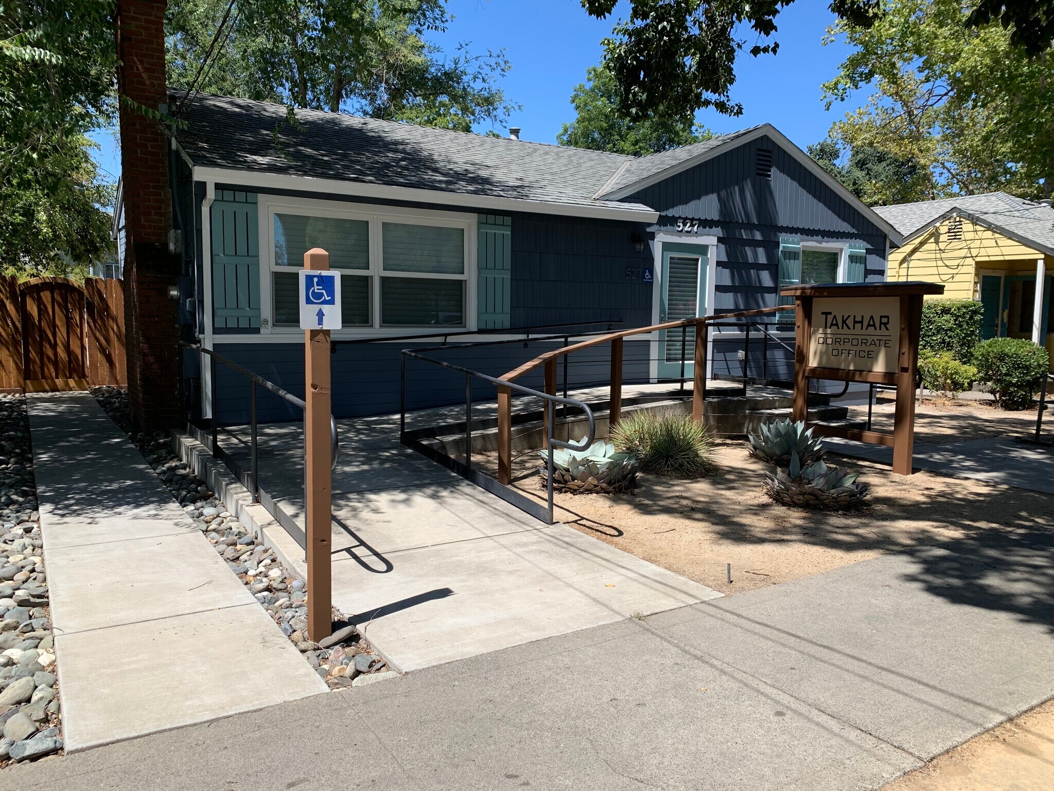 527 G St, Davis, CA à louer Photo de l’immeuble– Image 1 sur 15