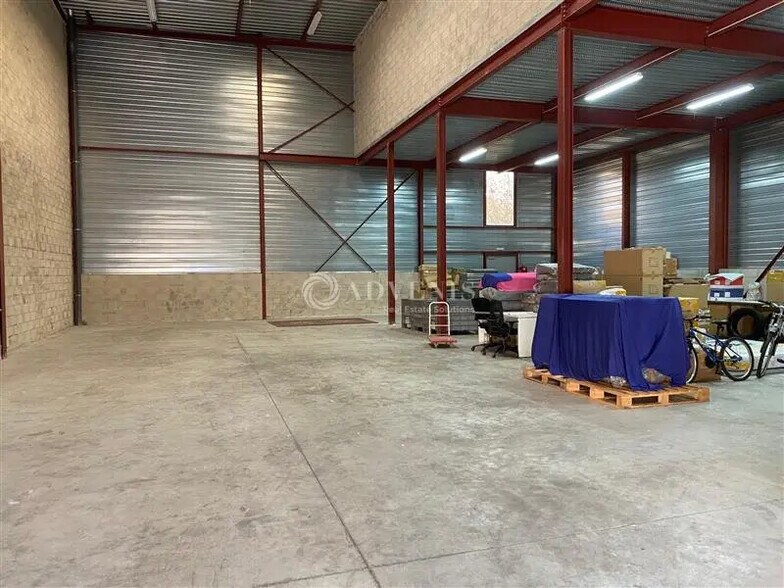 Local d’activités dans Montévrain à louer - Photo de l’immeuble – Image 1 sur 6