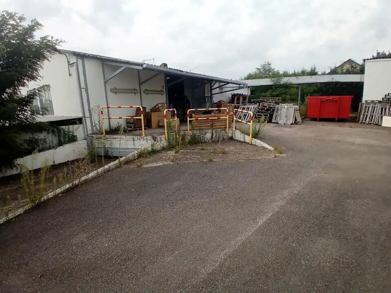 Local commercial dans Épervans à vendre - Photo de l’immeuble – Image 3 sur 4