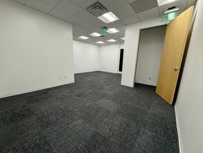 5500 Ming Ave, Bakersfield, CA à louer Photo intérieure– Image 1 sur 4