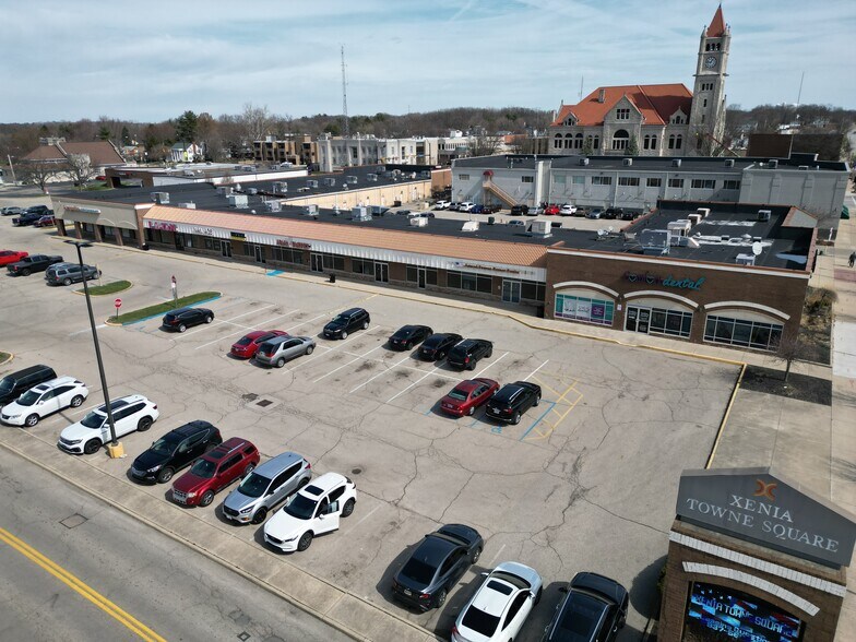 138 Xenia Towne Sq, Xenia, OH à louer - Photo principale – Image 1 sur 11