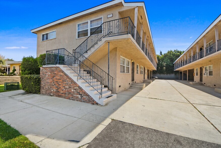 15732 Santa Ana Ave, Bellflower, CA à vendre - Photo de l’immeuble – Image 3 sur 7