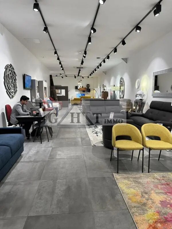 Plus de détails pour Local commercial à louer