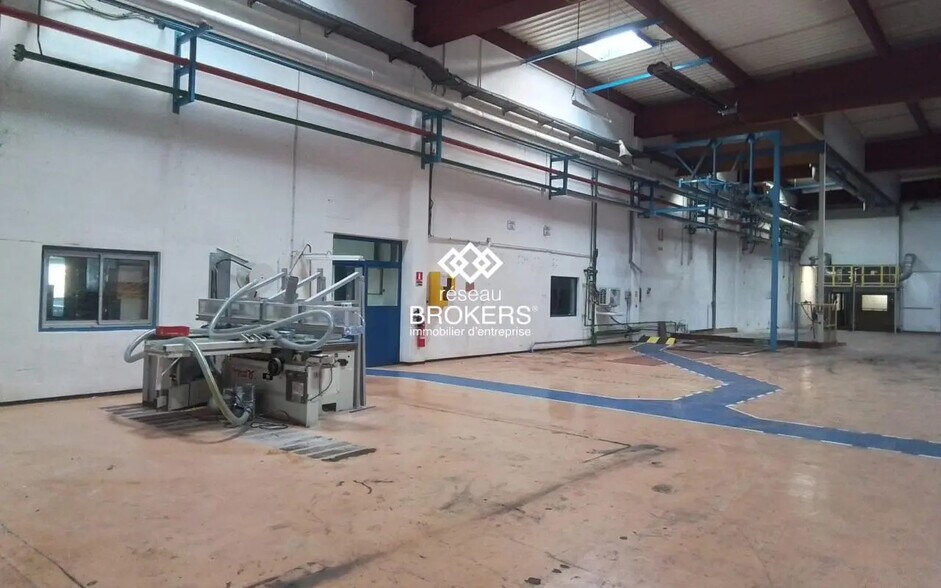 Local d’activités dans Lannemezan à louer - Photo de l’immeuble – Image 2 sur 5