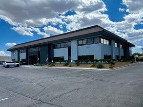 2755-2795 E Desert Inn Rd, Las Vegas, NV à louer Photo intérieure– Image 1 sur 14