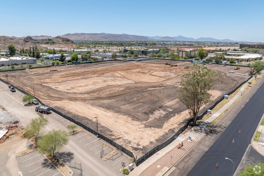 1401 S 52nd St, Tempe, AZ à louer - Photo de l’immeuble – Image 1 sur 4