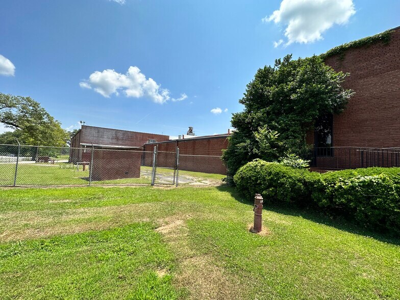 520 Comer St, Alexander City, AL à louer - Photo de l’immeuble – Image 2 sur 24