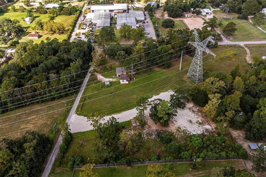 12762 Vaught Rd, Magnolia, TX à louer - Photo de l’immeuble – Image 1 sur 9