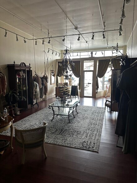 113 Orondo Ave, Wenatchee, WA à louer - Photo de l’immeuble – Image 3 sur 6