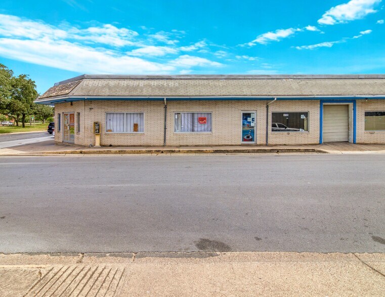 1720 Erie Ave, McAllen, TX à vendre - Photo de l’immeuble – Image 2 sur 8