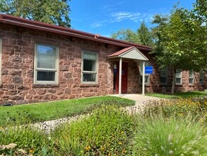 21 Ensign Dr, Avon, CT à louer Photo de l’immeuble– Image 2 sur 6