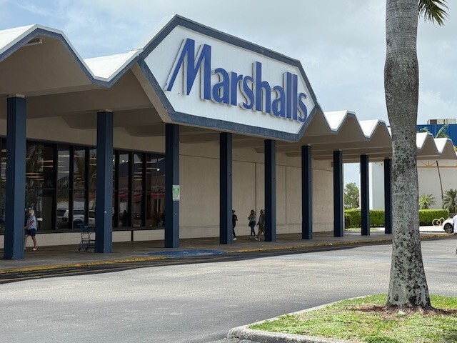 16051 S Dixie Hwy, Miami, FL à louer - Photo de l’immeuble – Image 3 sur 9