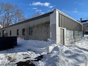 12 Pease Ave, Middletown, CT à louer Photo de l’immeuble– Image 1 sur 3