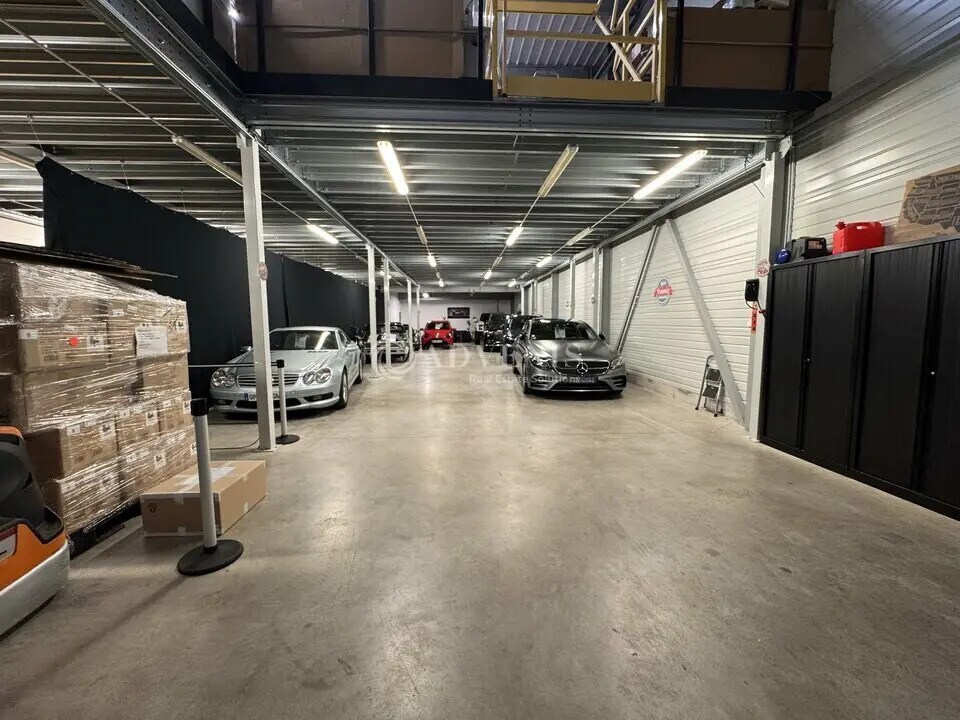 Local d'activités dans Bussy-Saint-Georges à vendre Photo de l’immeuble– Image 1 sur 5