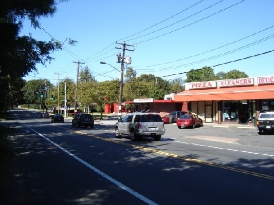 623-629 E Main St, Kings Park, NY à vendre - Photo de l’immeuble – Image 3 sur 12