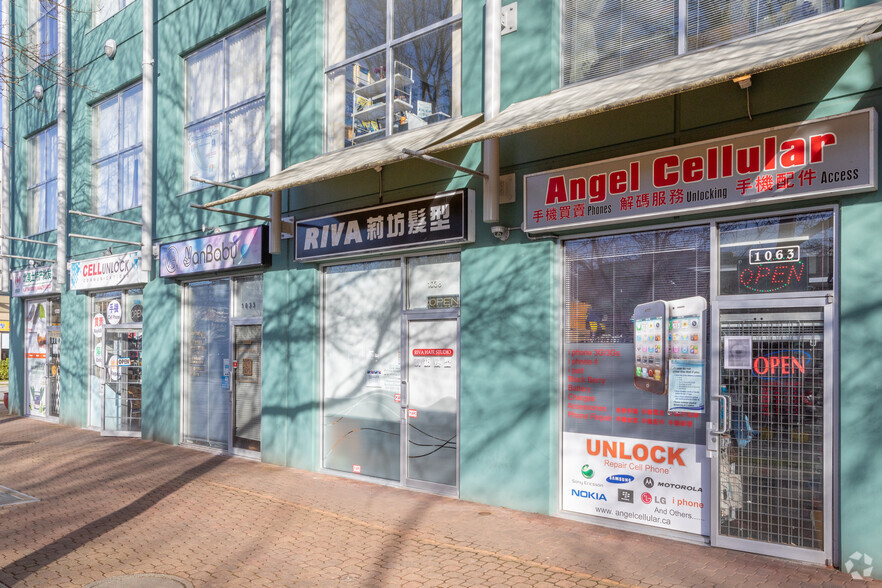 8700 McKim Way, Richmond, BC à vendre - Photo de l’immeuble – Image 2 sur 5
