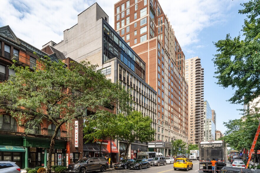 210 E 86th St, New York, NY à vendre - Photo de l’immeuble – Image 3 sur 8