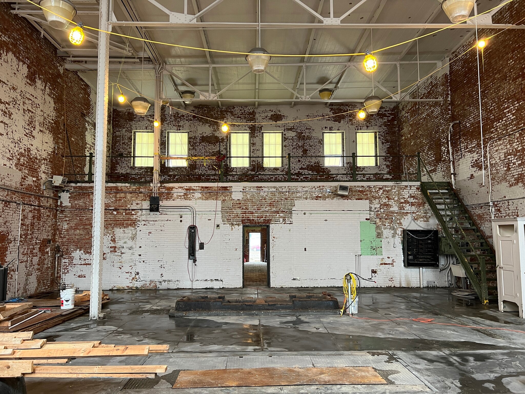 536 Wabash, Indianapolis, IN à louer Photo principale– Image 1 sur 5