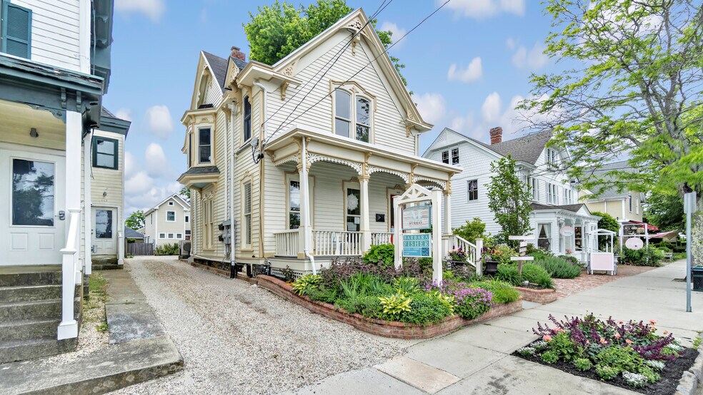 449 Main St, Greenport, NY à louer - Photo de l’immeuble – Image 3 sur 4