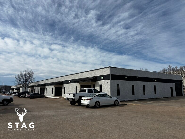 3401 E University Dr, Denton, TX à louer - Photo de l’immeuble – Image 3 sur 11