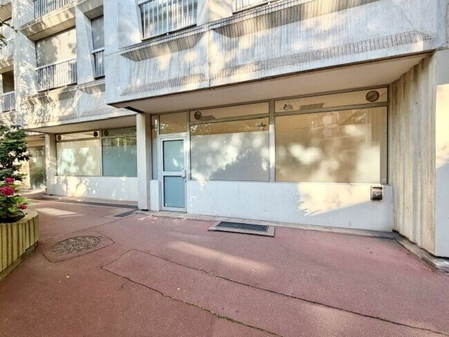 Plus de détails pour Bureau à louer