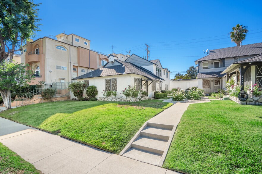 4441-45 Tujunga 4441-45 Tujunga ave, North Hollywood, CA à vendre - Photo de l’immeuble – Image 2 sur 34