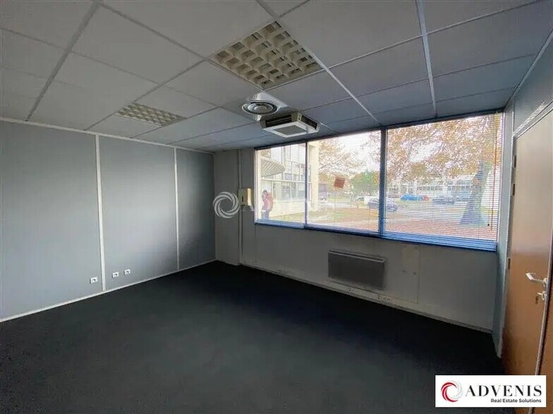 Bureau dans Mérignac à louer - Photo de l’immeuble – Image 2 sur 11