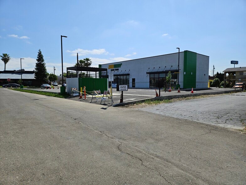 4170 E Waterloo Rd, Stockton, CA à louer - Photo de l’immeuble – Image 1 sur 3