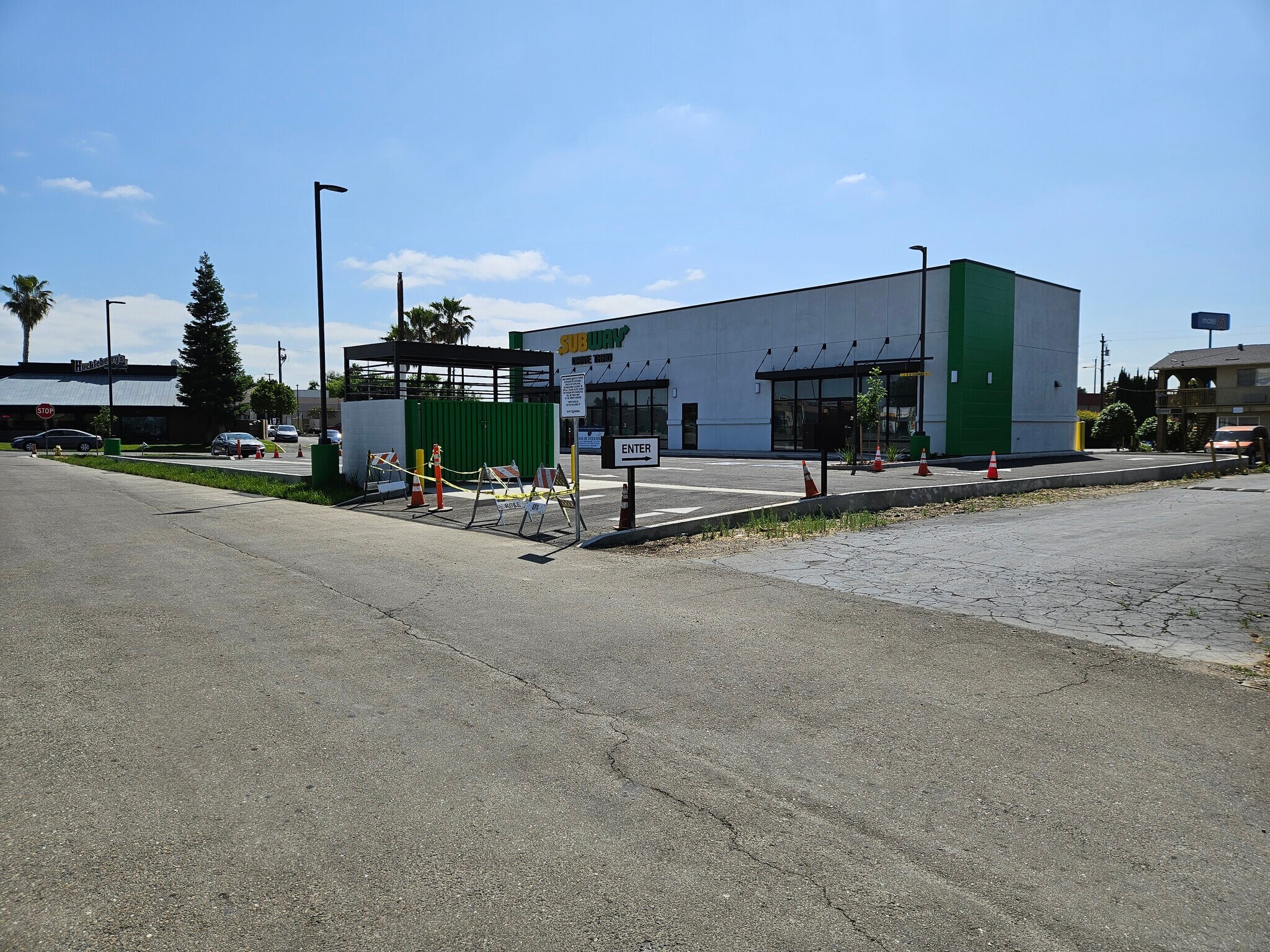 4170 E Waterloo Rd, Stockton, CA à louer Photo de l’immeuble– Image 1 sur 4