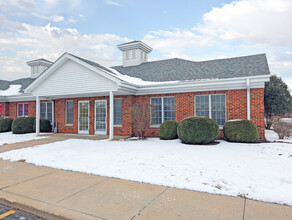 858-863 Center Ct, Shorewood, IL à louer Photo de l’immeuble– Image 1 sur 9