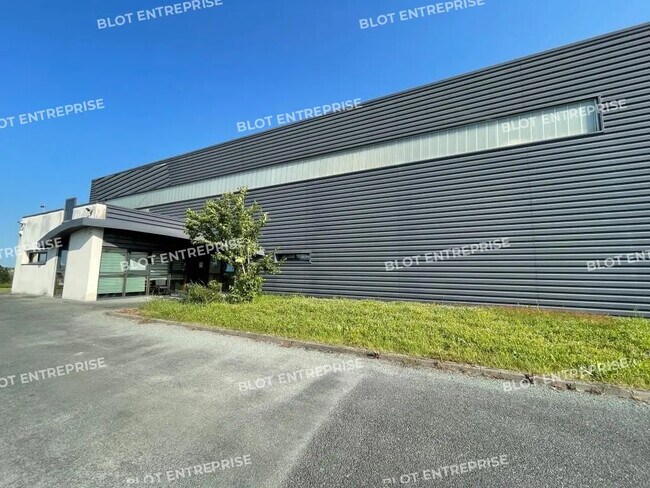 Plus de détails pour Bureau, Industriel/Logistique à louer