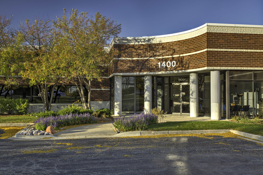 1400 E Lake Cook Rd, Buffalo Grove, IL à louer - Photo principale – Image 1 sur 1