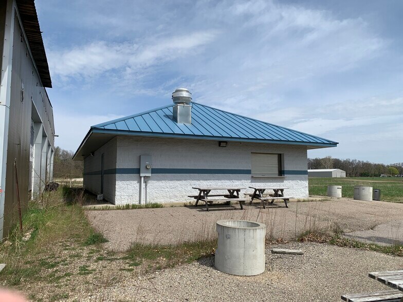 56300 Ash Rd, Osceola, IN à vendre - Photo principale – Image 1 sur 3