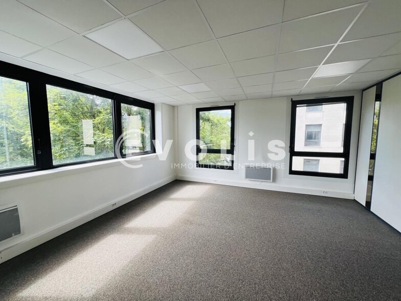 Bureau dans Lognes à louer - Photo intérieure – Image 2 sur 8